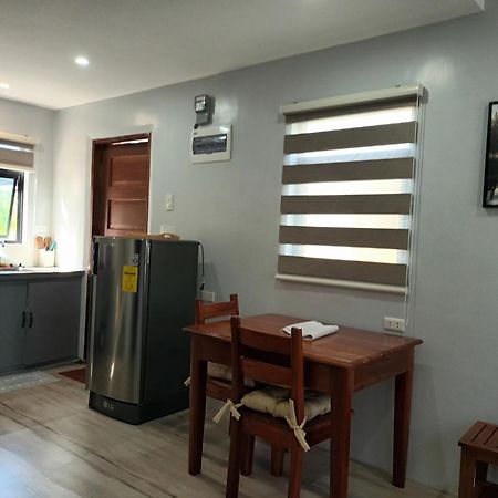 Grae'S Apartelle Moalboal Exteriör bild