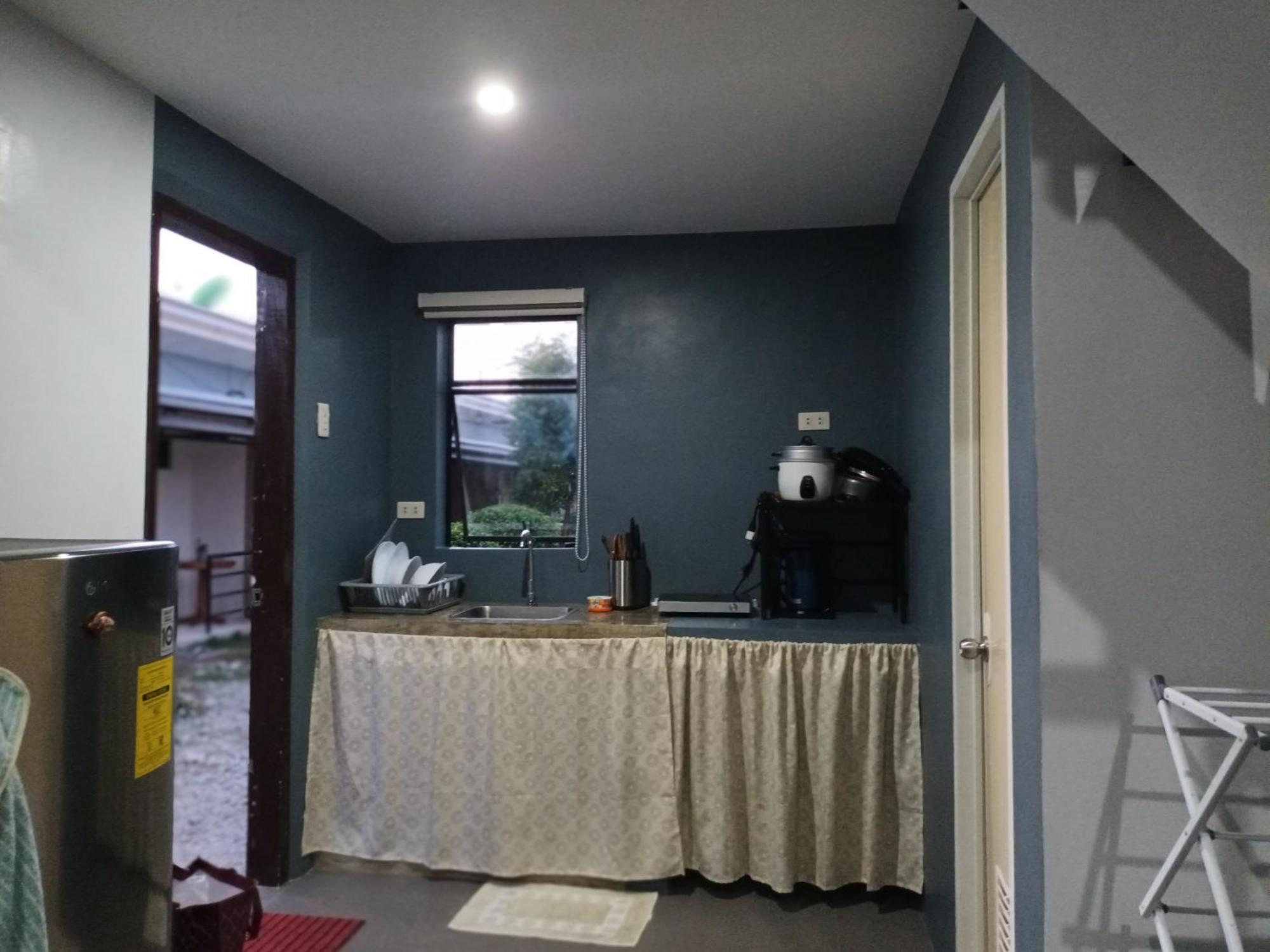 Grae'S Apartelle Moalboal Exteriör bild
