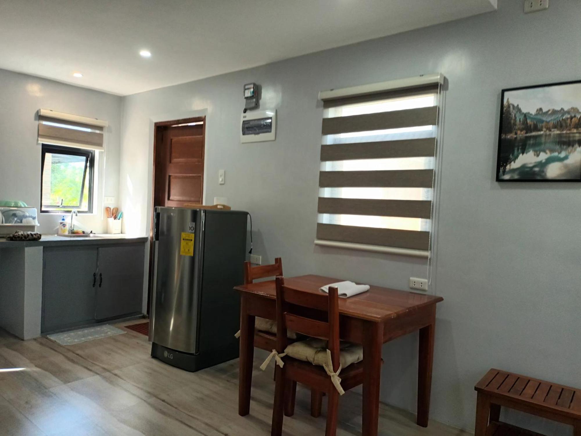 Grae'S Apartelle Moalboal Exteriör bild